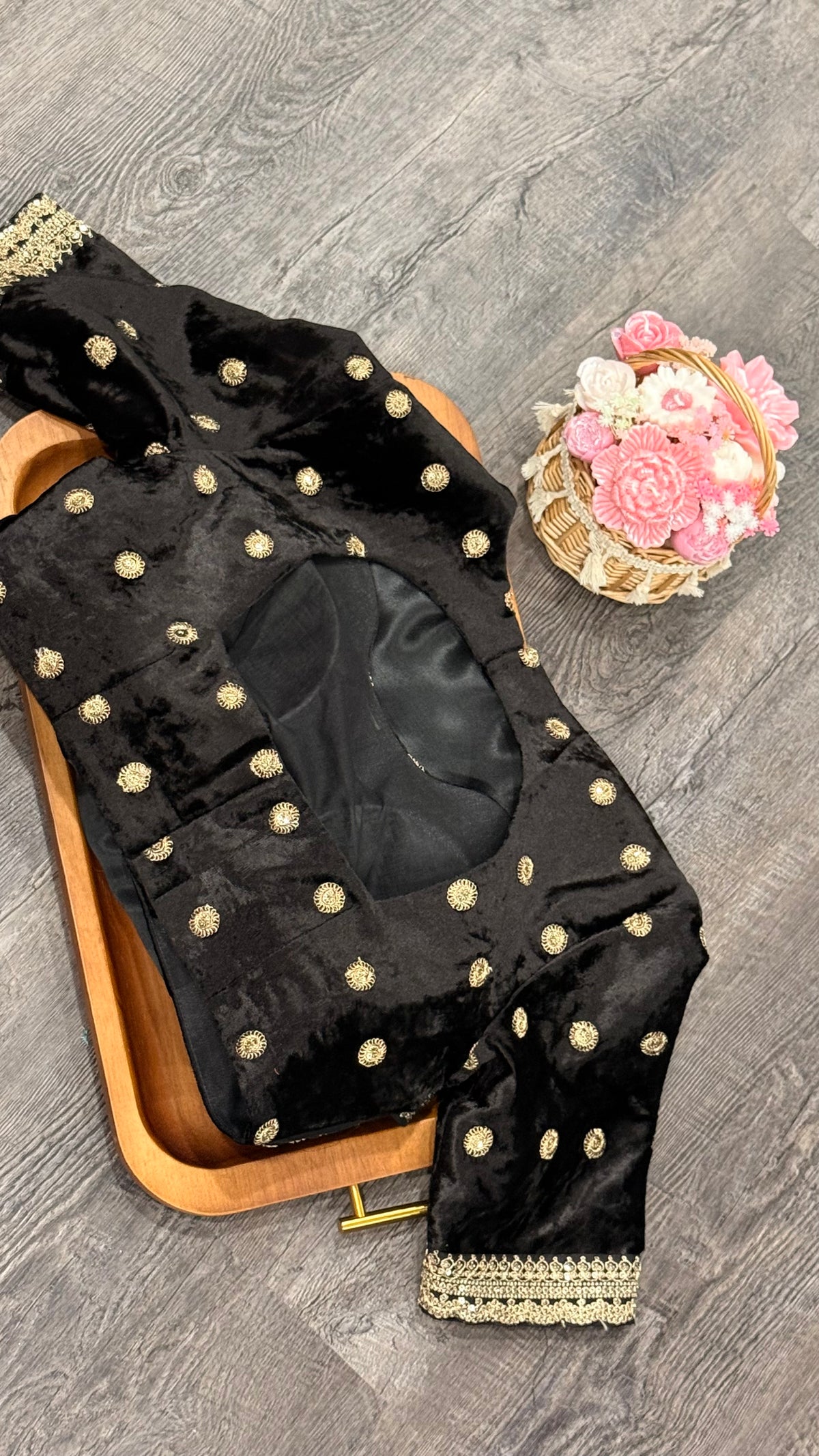 Satin crape in black with velvet blouse and sabya style border