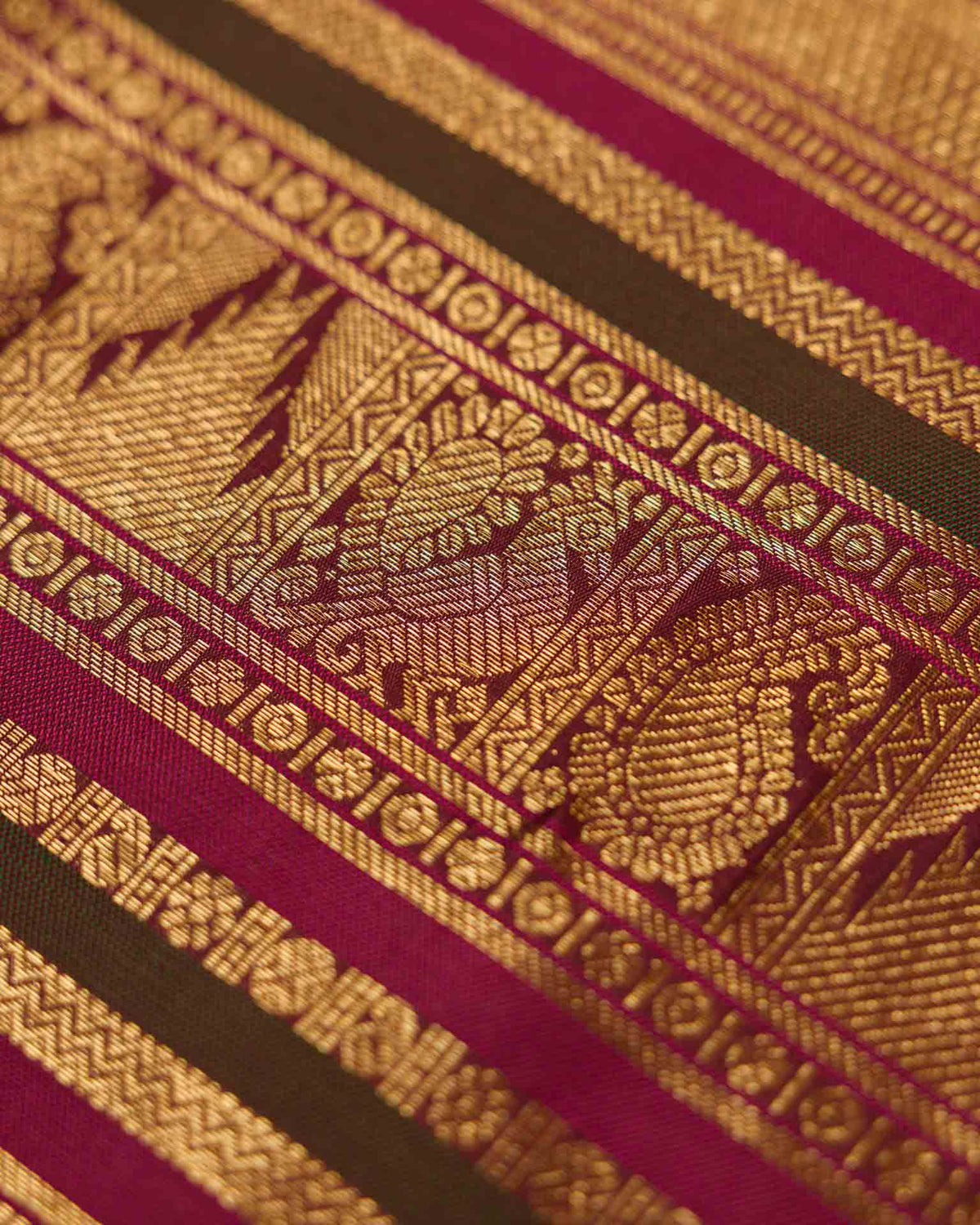 Pure korvai kanjivaram in yellow and maroon red