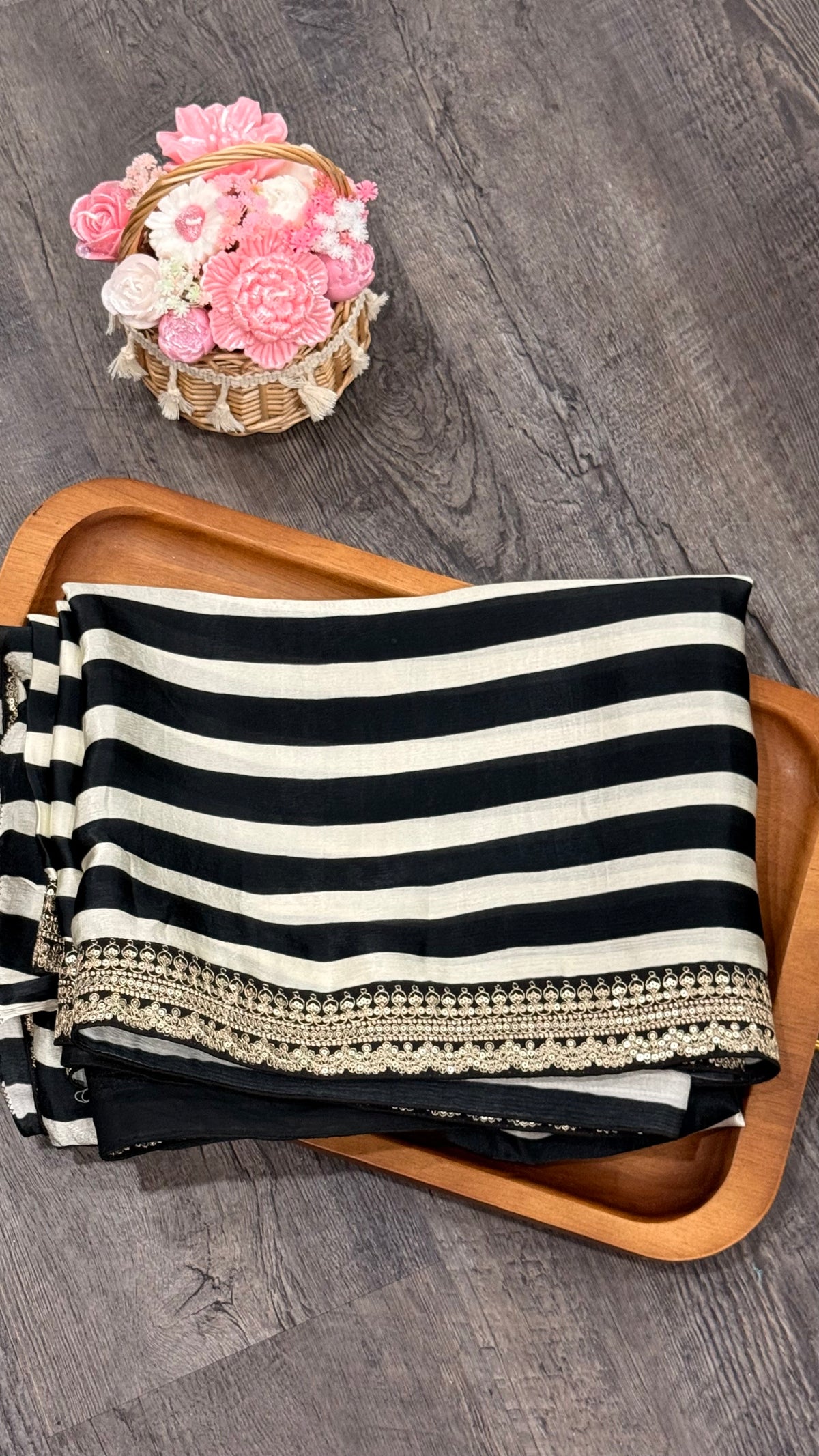 Satin crape with horizontal stripes in black and white with sabya style border