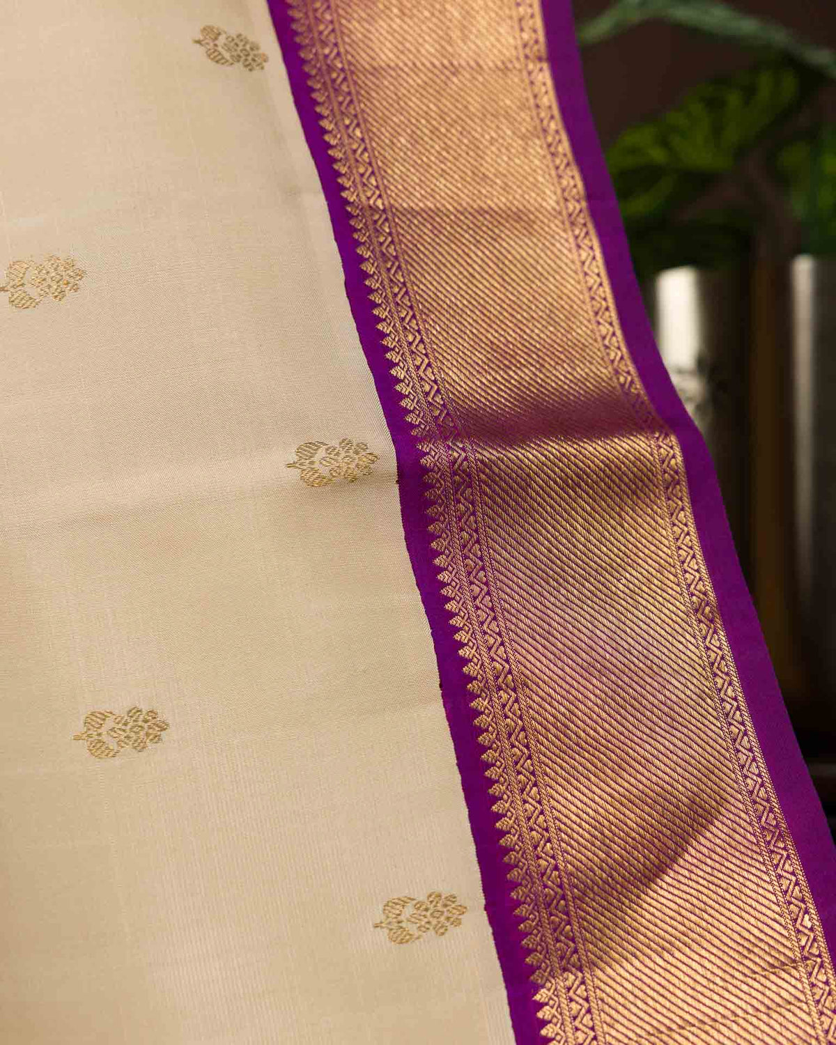 Pure 2gm kanjivaram in beige and purple