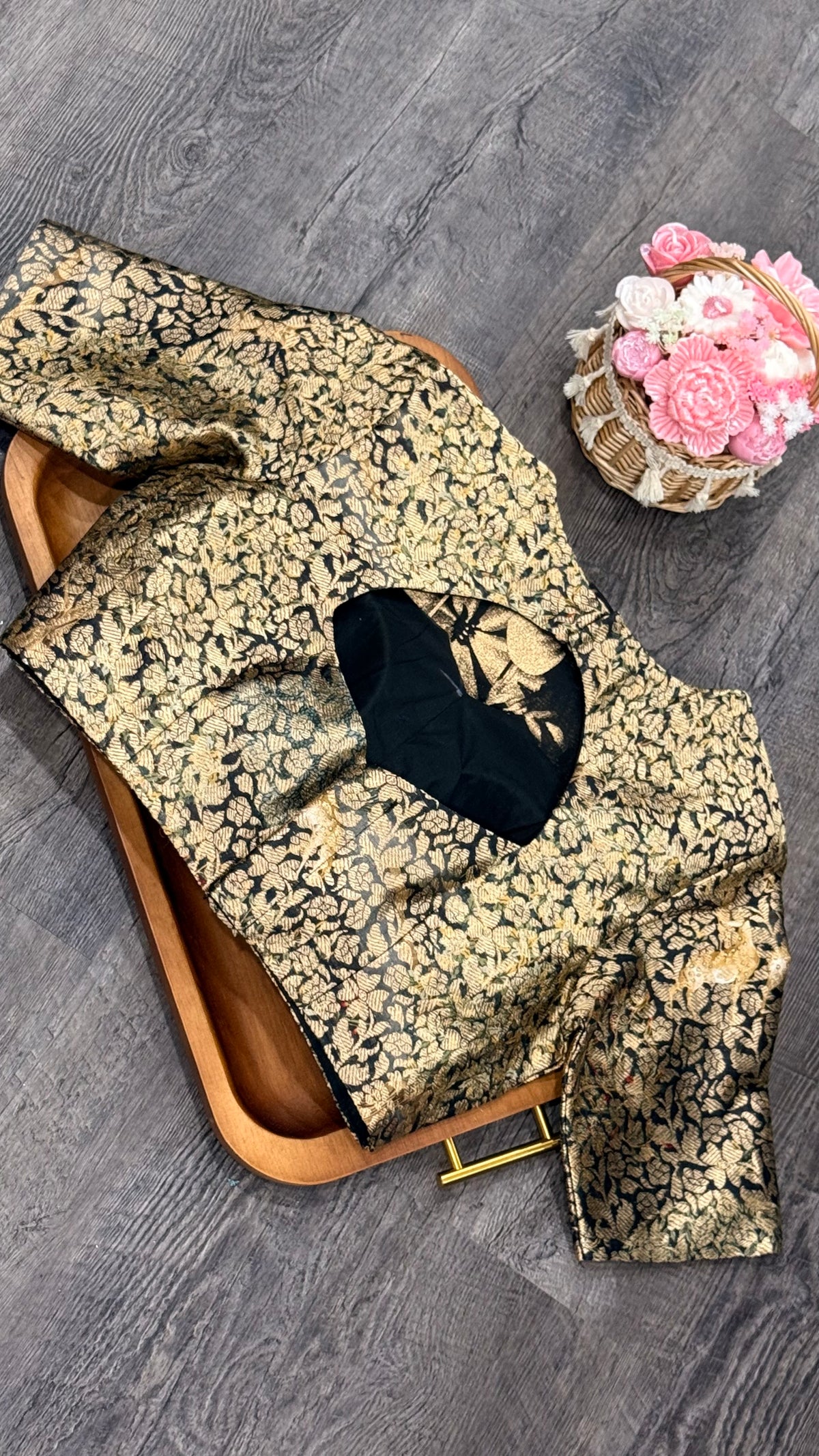 Organza with hand paint comes with customised blouse