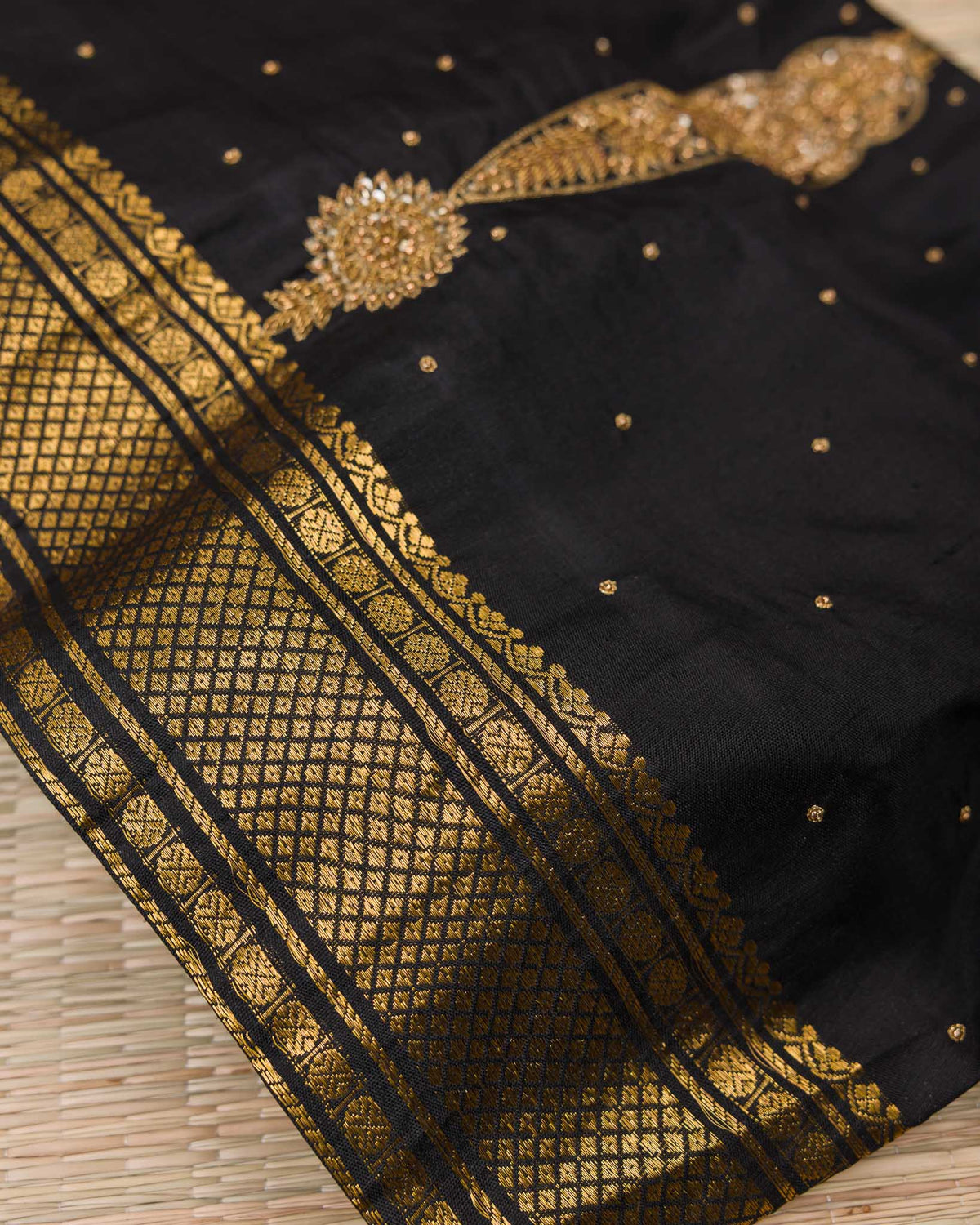 Lavender & Black Pure Handloom Gadwal