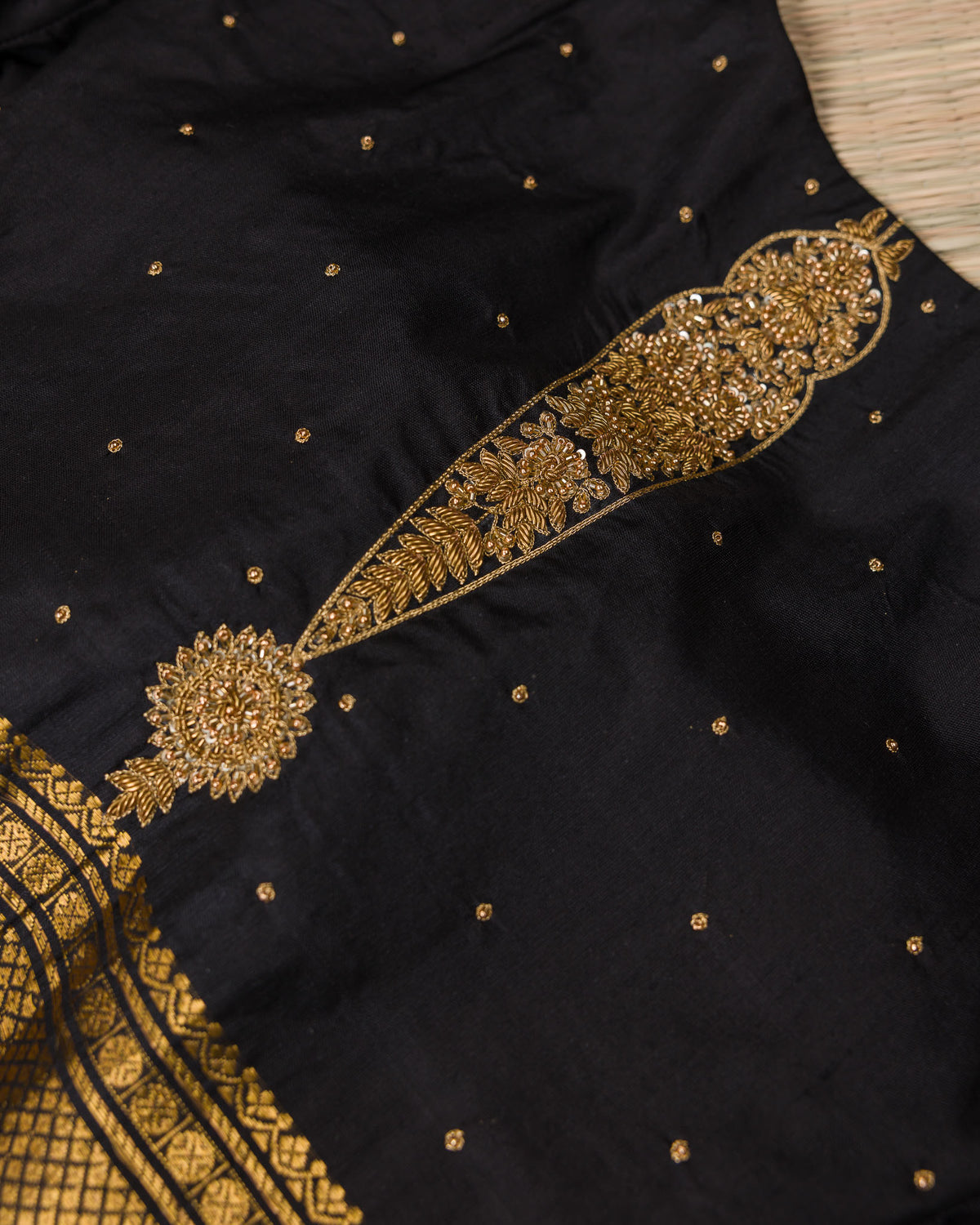 Lavender & Black Pure Handloom Gadwal
