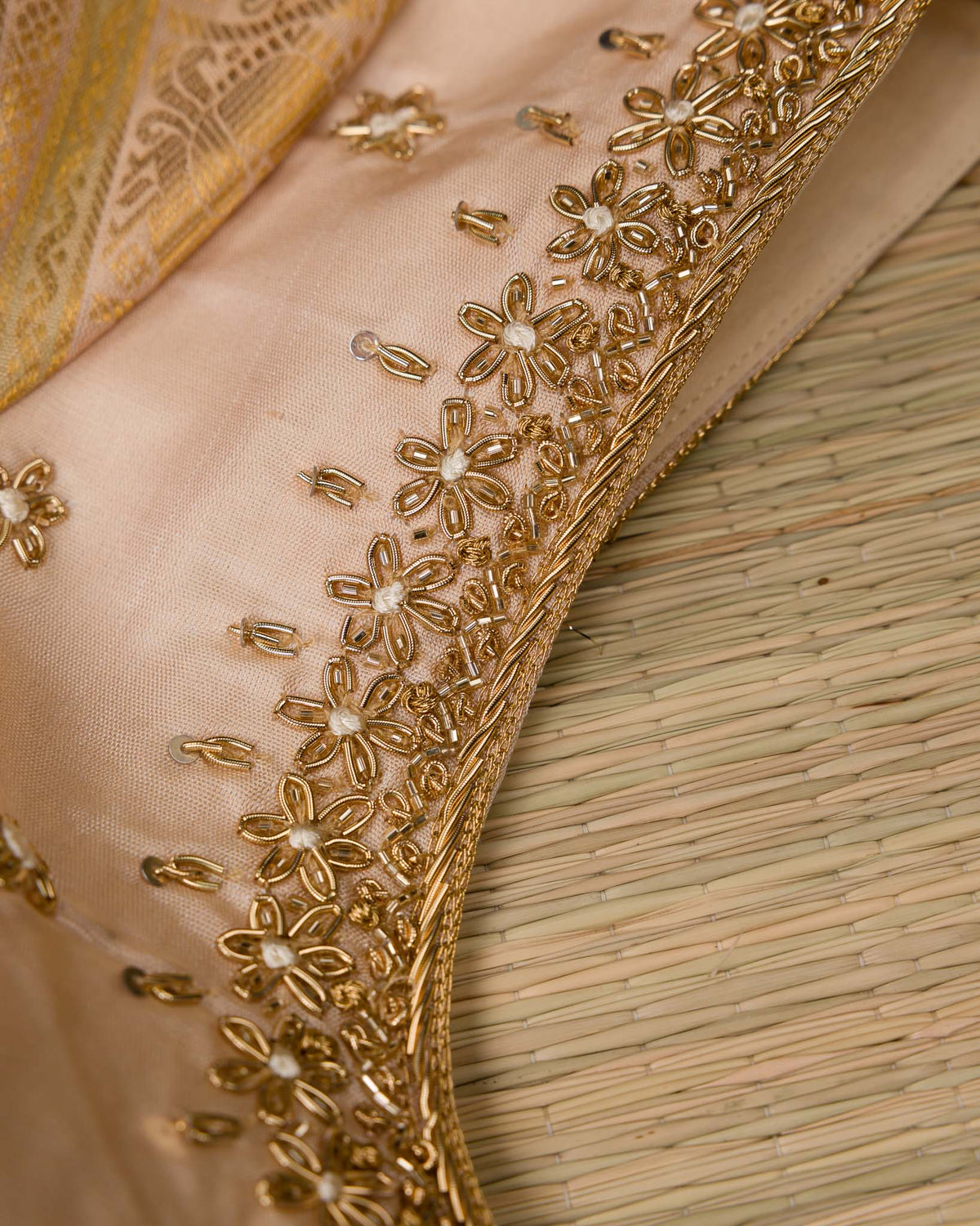 Emerald Green Koravai Kanjivaram with Pastel Border & Maggam Blouse