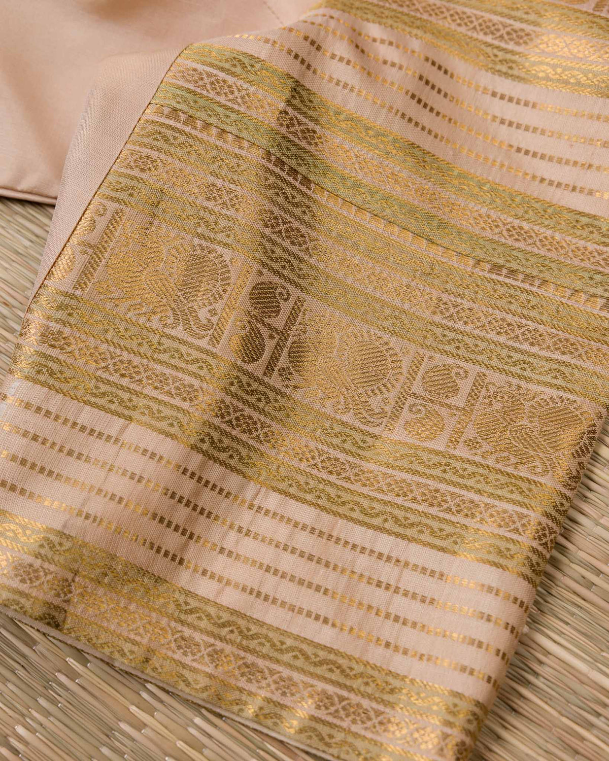 Emerald Green Koravai Kanjivaram with Pastel Border & Maggam Blouse