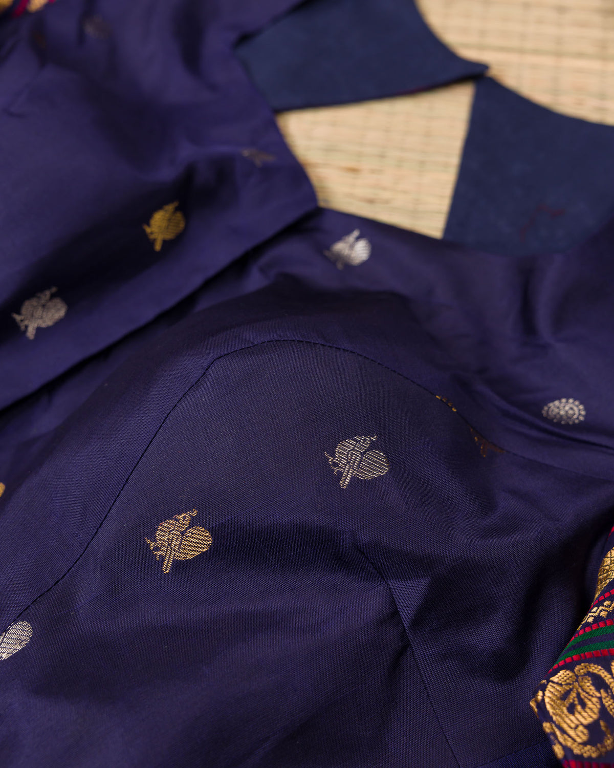 Aqua Blue & Navy Pure Tissue Gadwal with Varasapeti Border