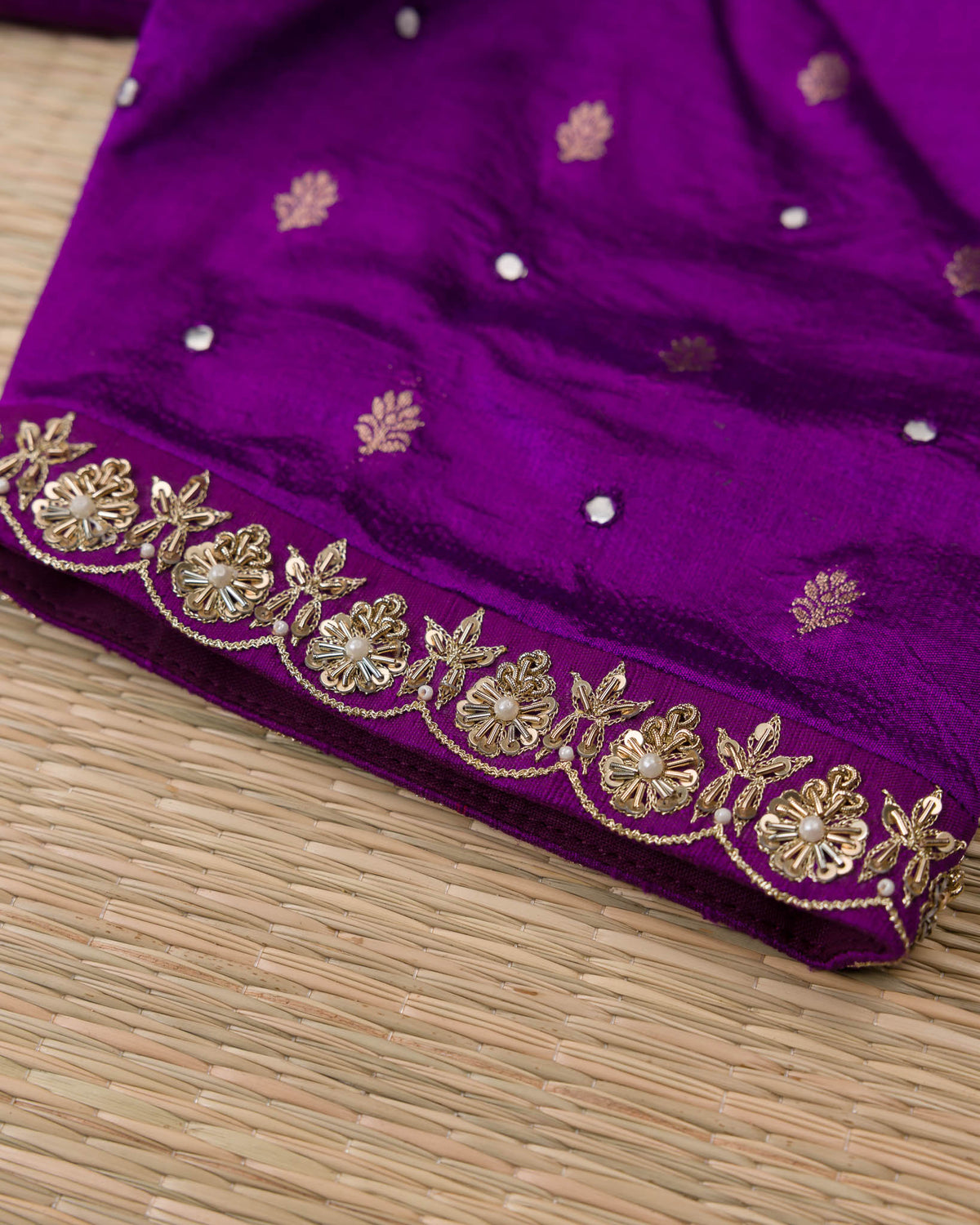 Soft Ivory & Purple 2gm Zari Kanjivaram with Maggam Blouse