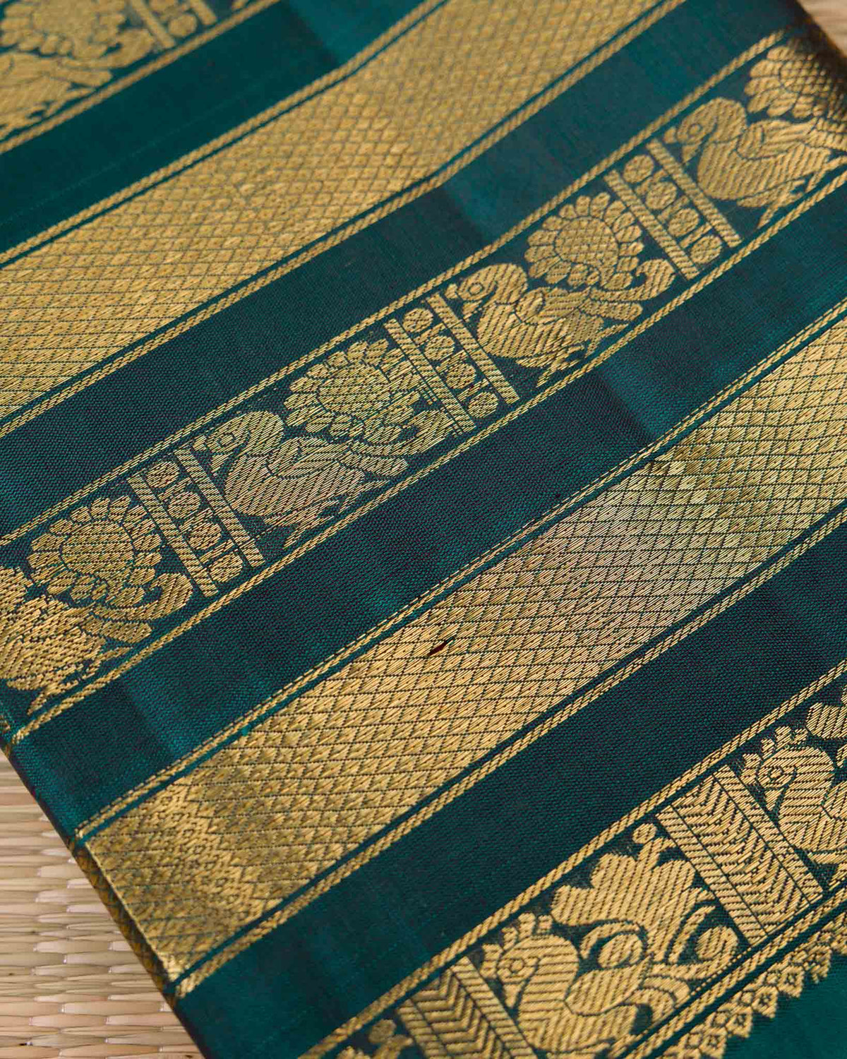 Magenta Pink & Green Kanjivaram – Vairavoosi with Varasapeti Border