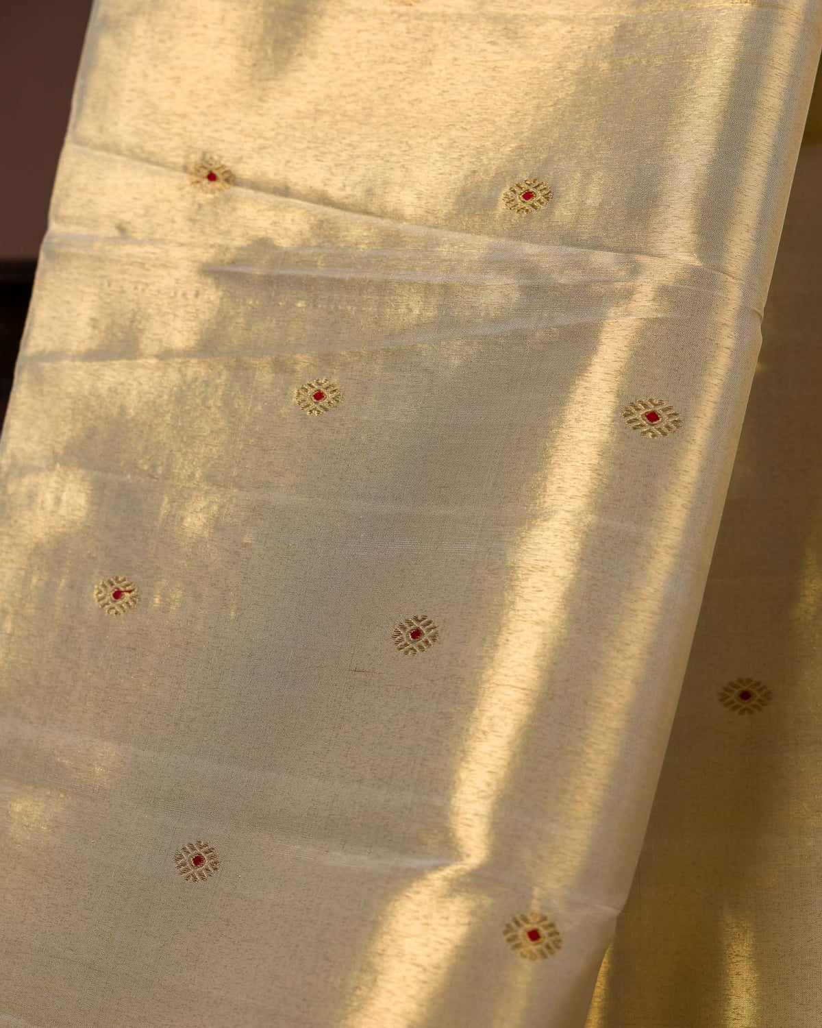 Golden Tissue Pure Kanjivaram in 2gm zari
