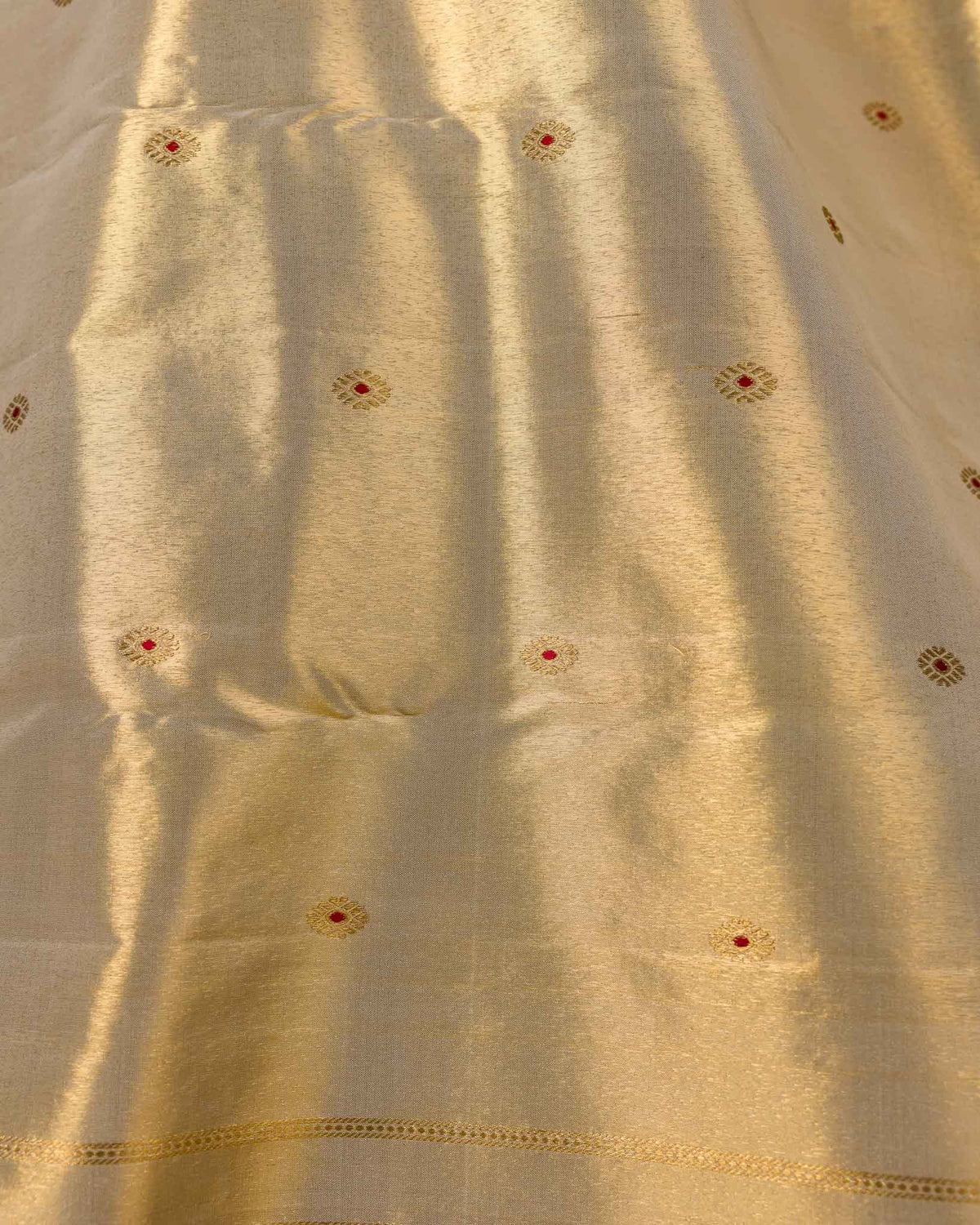 Golden Tissue Pure Kanjivaram in 2gm zari