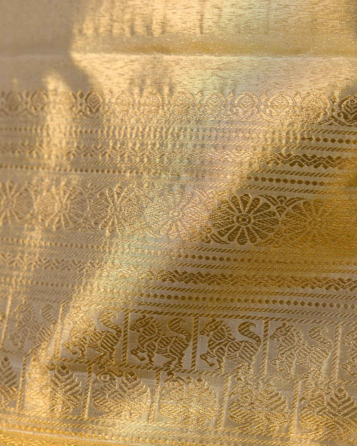 Golden Tissue Pure Kanjivaram in 2gm zari
