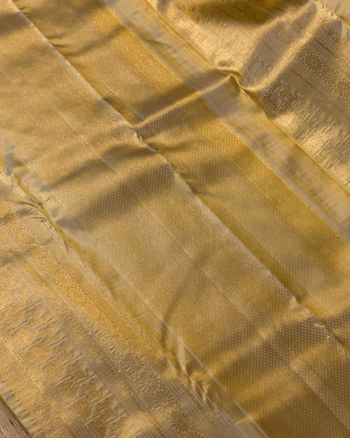 Golden Tissue Pure Kanjivaram in 2gm zari