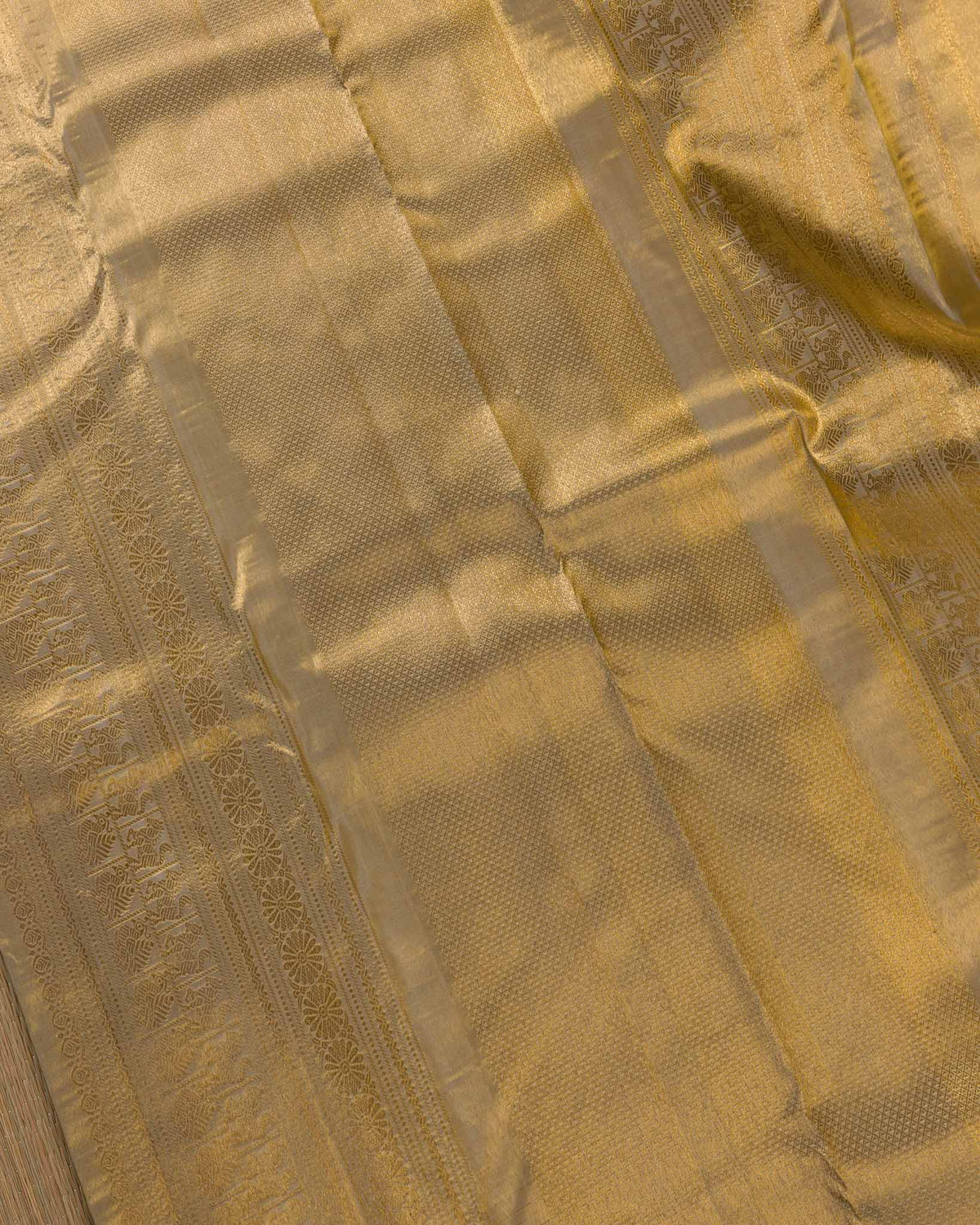 Golden Tissue Pure Kanjivaram in 2gm zari